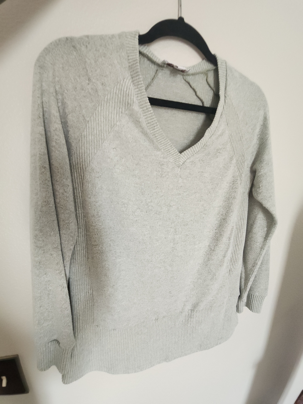 LOFT Light Gray Mint Hue V-Neck Pullover Sweater SO SOFT 🤤🤤